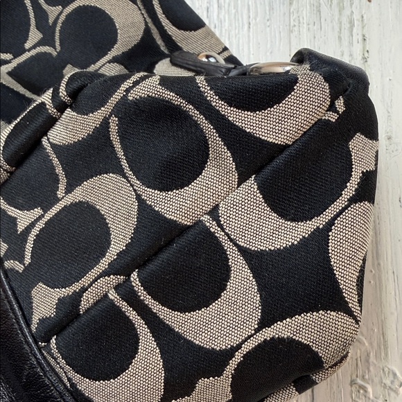 VTG Coach Ashley Signature Classic Black and Gray Monogram Carryall - Picture 11 of 17